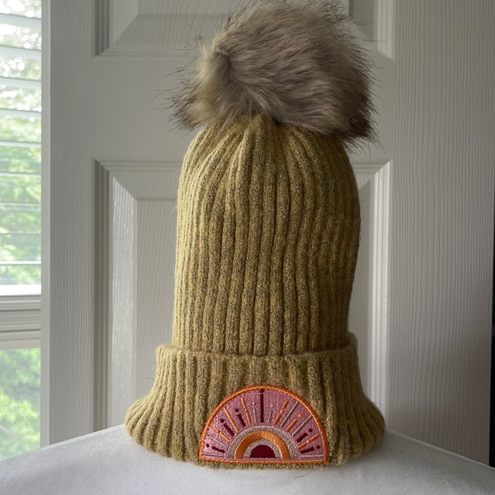 Like New Virginia Wolf PomPom Beanie